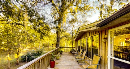 Suwannee River Home with Kayaks, Boat Dock & Launch, Riverfront Deck, Dogs OK