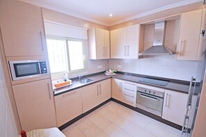 Køleskab, mikrobølgeovn, ovn, opvaskemaskine