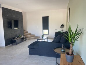 TV - Villa Neuve en Campagne 140m2 (Maillane)