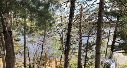 Pet friendly Maine Waterfront Farmhouse with Amazing Views @Canadian Border