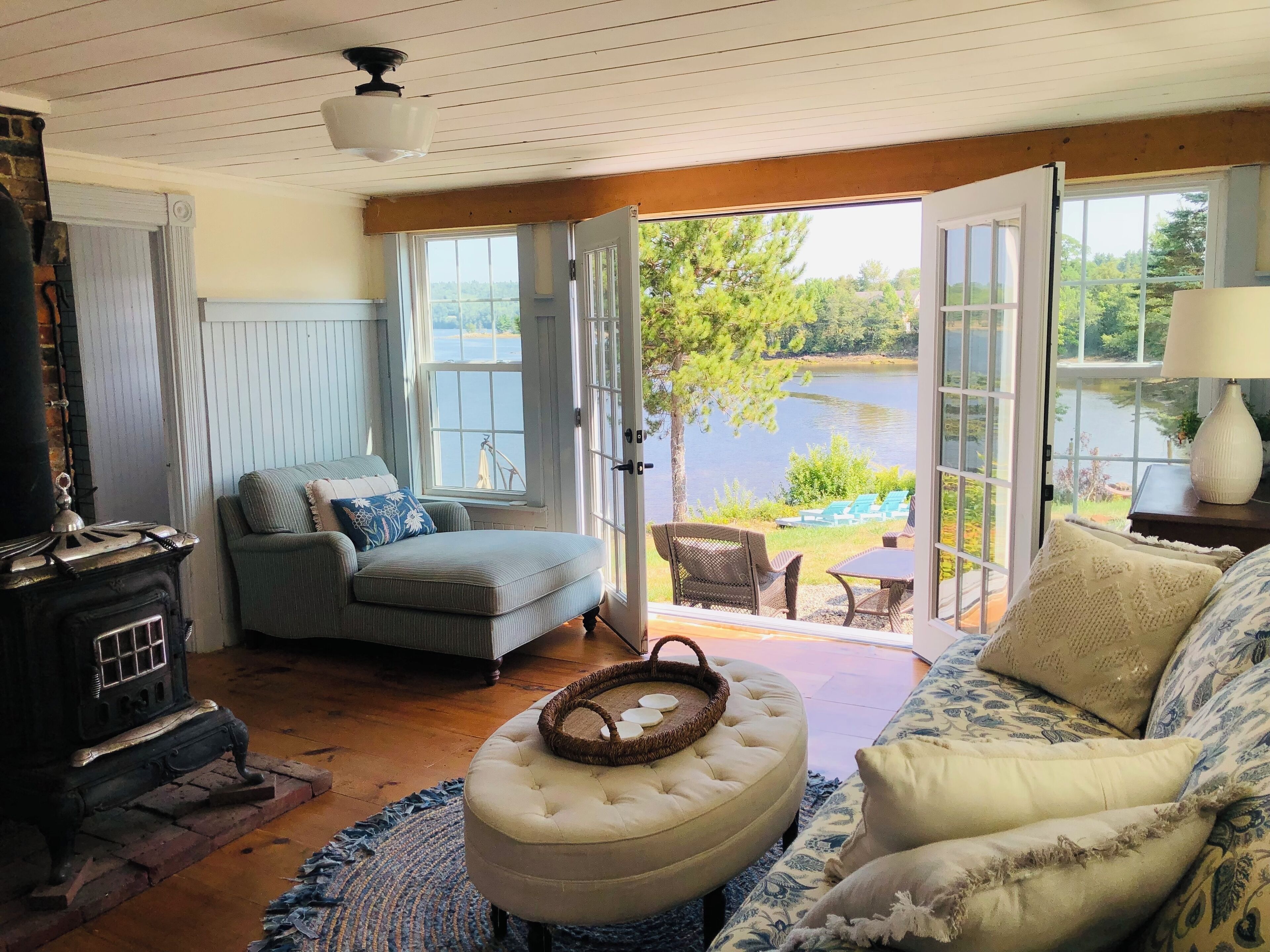 Smart TV, fireplace, foosball, table tennis