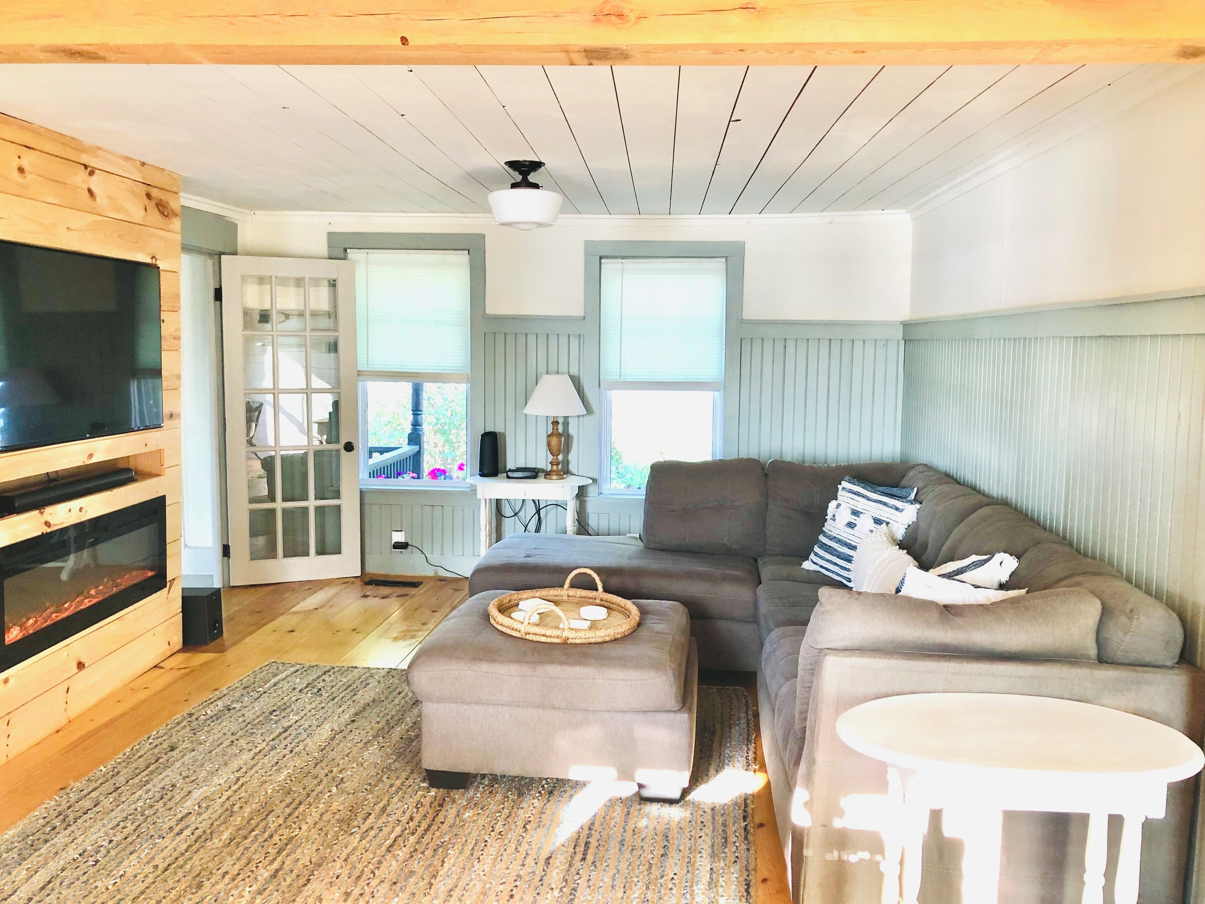 Smart TV, fireplace, foosball, table tennis