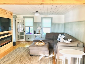 Smart TV, fireplace, table football, ping pong