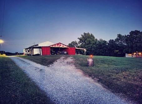 Property grounds. Vintage Camper Cabin on Beautiful Farm Near Ark & Bourbon Trail