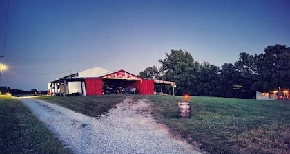 Vintage Camper Cabin on Beautiful Farm Near Ark & Bourbon Trail