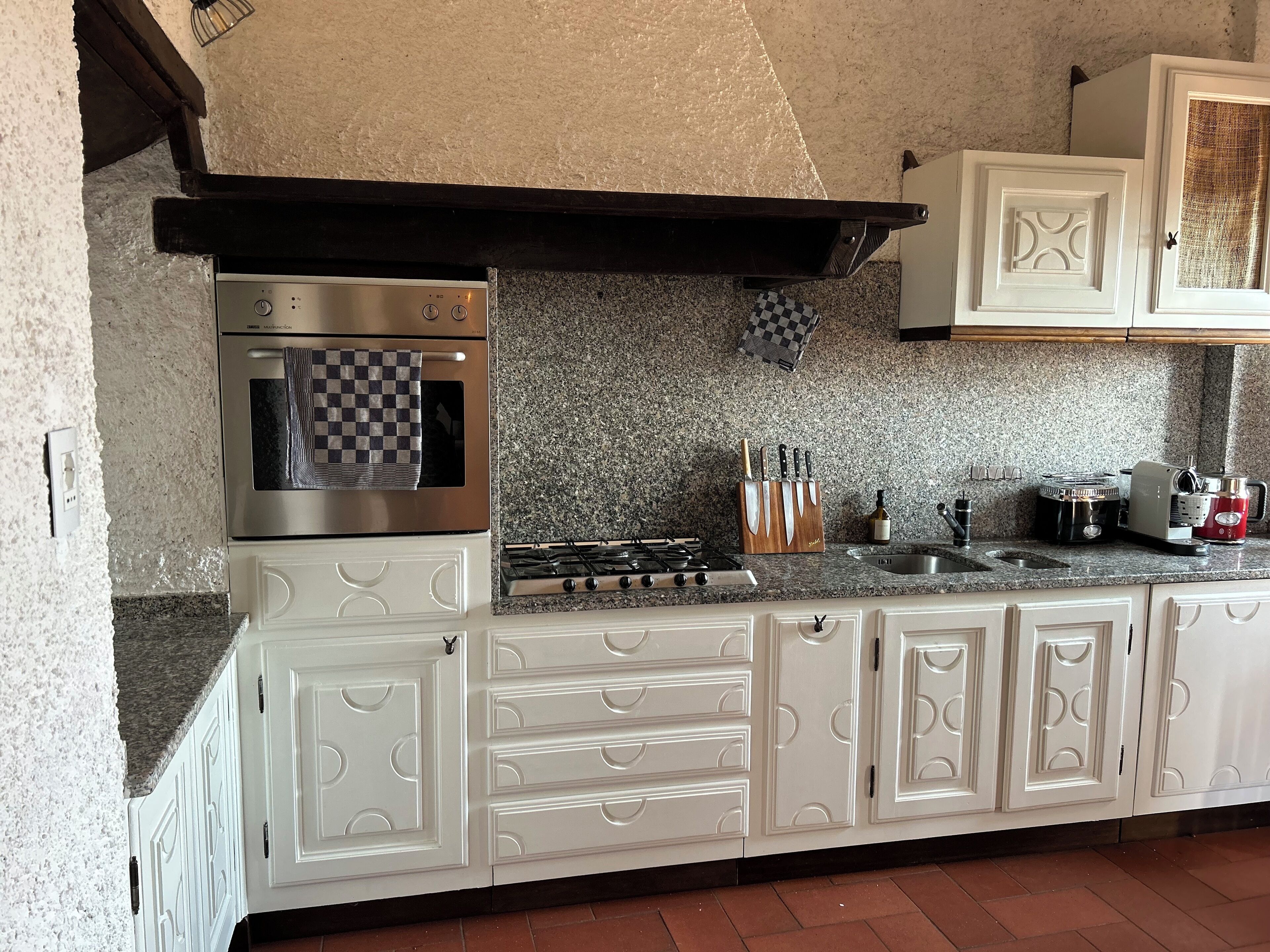 Réfrigérateur, four, plaque de cuisson, lave-vaisselle