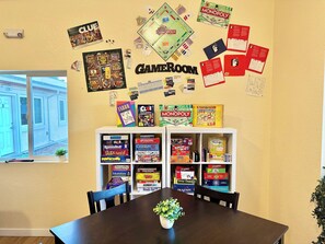 Spielezimmer