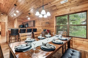 Dining - Free Dollywood Tix/5Min2Dollywood/Pool Table (Pigeon Forge)