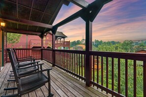 Terrace/patio - Free Dollywood Tix/5Min2Dollywood/Pool Table (Pigeon Forge)