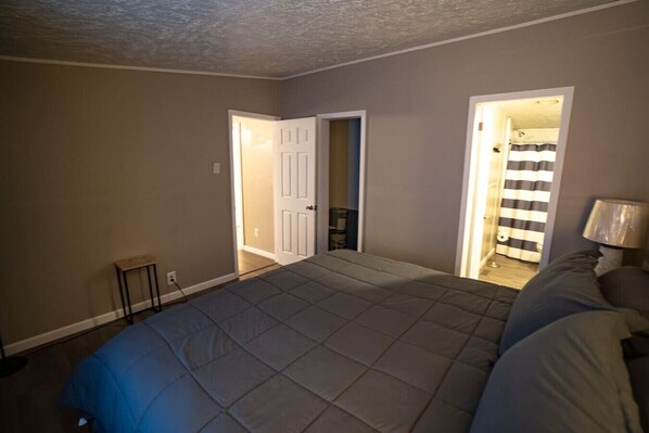 3 Schlafzimmer, Schreibtisch, WLAN, Bettwäsche