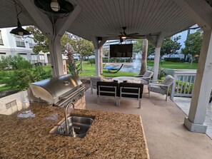 屋外ダイニングエリア