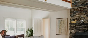 Cabot Plains Farm stunning fall foliage, mountain views, covered bridge, 4B 3BA