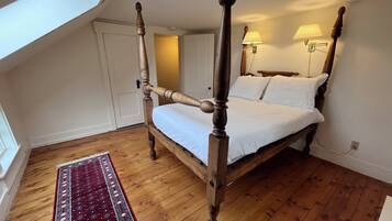 5 chambres, bureau, fer et planche Ă repasser, lit parapluie