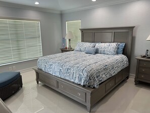 4 bedrooms, desk, free WiFi, bed sheets