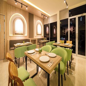 Restaurant - Yulia Hotel Managed by HIG (Gorontalo)