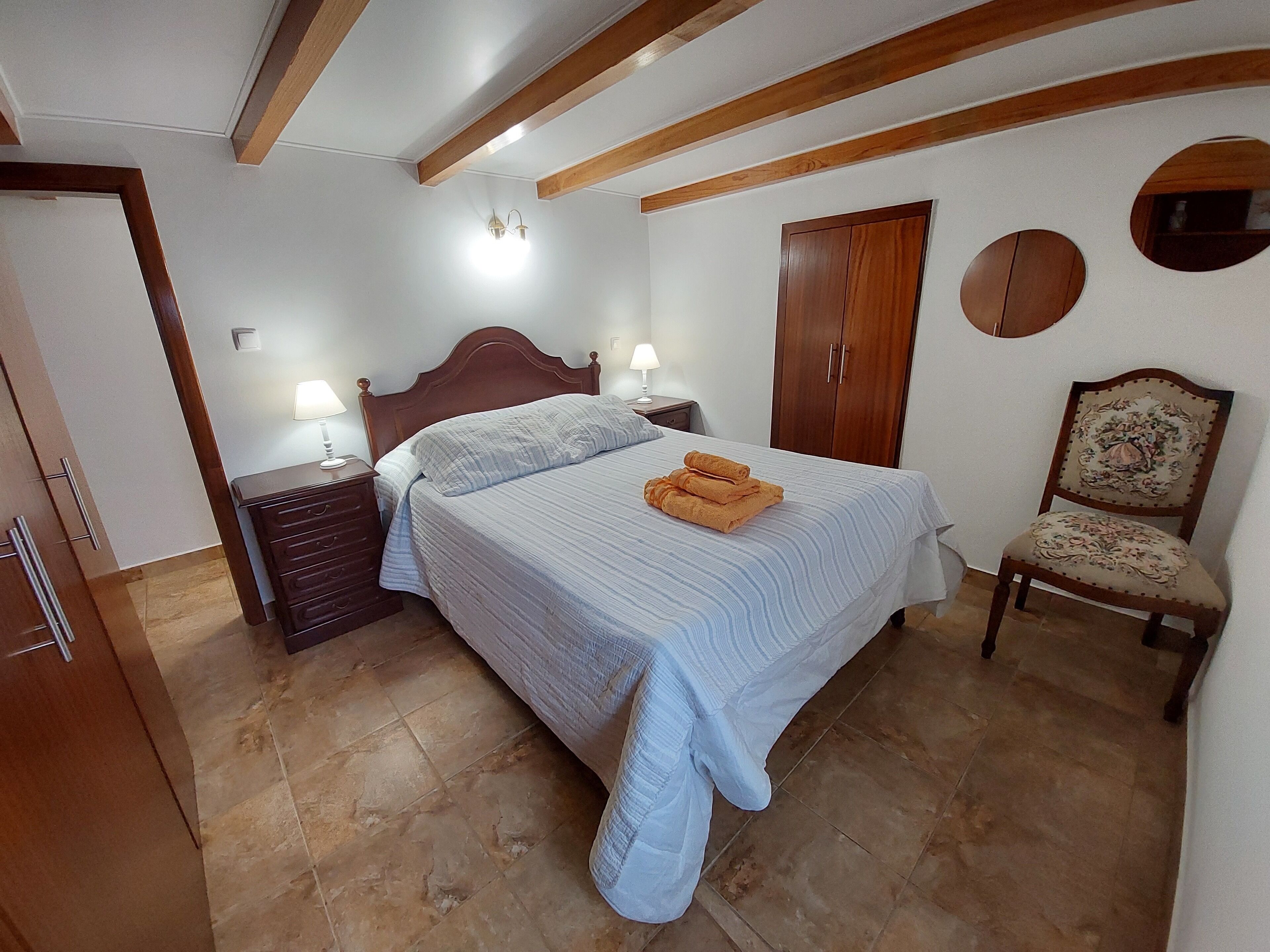 1 bedroom, desk, free WiFi, bed sheets