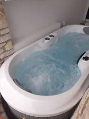 Bañera de hidromasaje interior