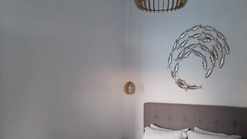 1 bedroom, in-room safe, desk, iron/ironing board