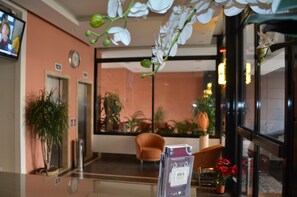Reception - Nest 1 Hotel (Beirut)