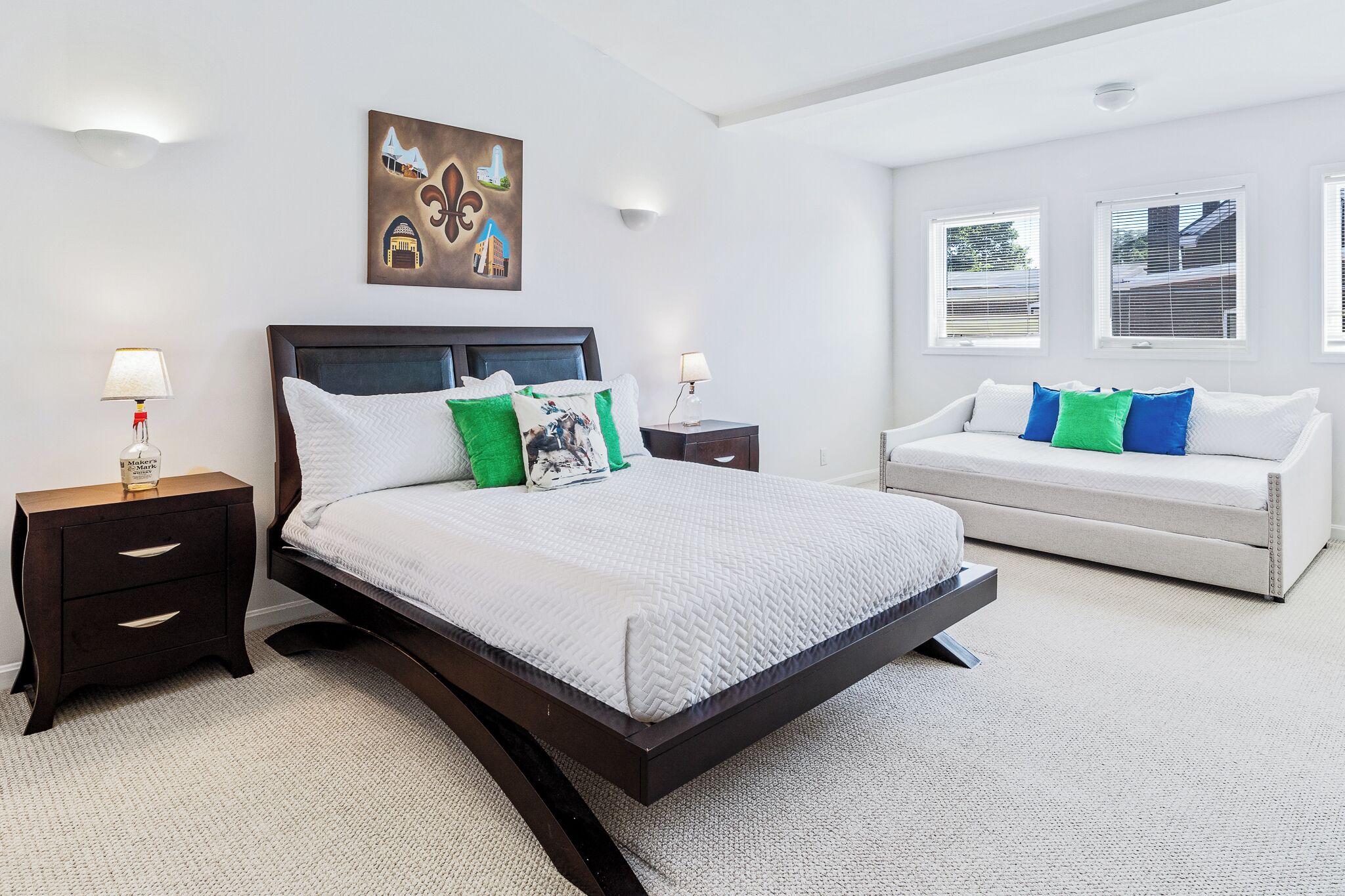 2 habitaciones, escritorio, tabla de planchar con plancha y wifi gratis 