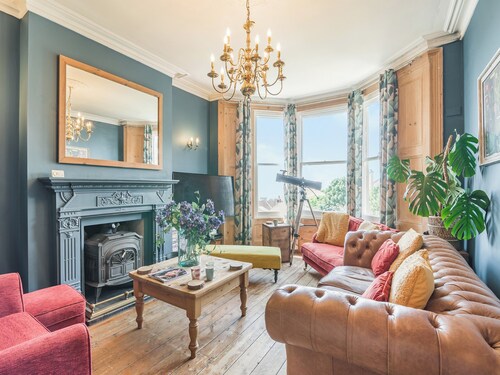 5 bedroom accommodation in Weston-super-Mare