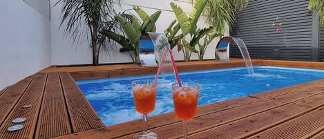 室内游泳池,室外游泳池