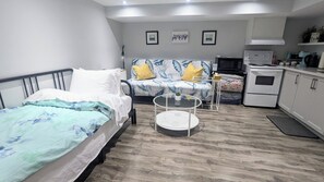 1 habitación, escritorio, tabla de planchar con plancha y wifi gratis