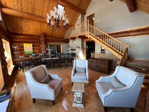 Interior - Inn On The Lake (Marsh Lake)