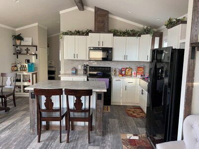 Peaceful and Quiet Place to Relax on 20 acres just 5 minutes from town