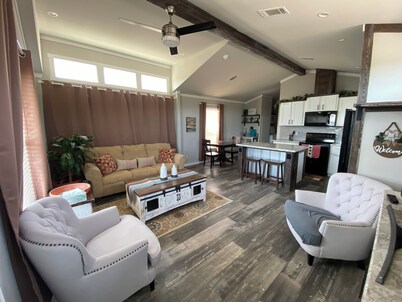 Peaceful and Quiet Place to Relax on 20 acres just 5 minutes from town