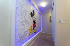 Interior - Luxury, Cozy w/ private pool - FREE RESORT - 4Bed/3Bath 10minutes from Disney (Kissimmee)