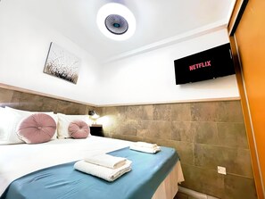 1 bedroom, iron/ironing board, WiFi, bed sheets - Holiday Vibes in Playa del Inglés (Playa del Inglés)