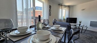 Spacious apartment -2 bedroom with 2 en-suite bathrooms.