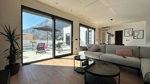 Vila Marco polo, heated pool, jacuzzi