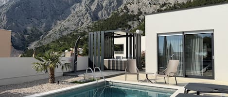屋外プール、温水プール