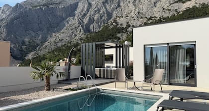 Vila Marco polo, heated pool, jacuzzi, 30.07-04.05 free