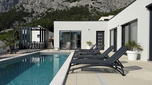 Vila Marco polo, heated pool, jacuzzi