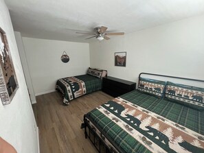 2 bedrooms, desk, free WiFi, bed sheets