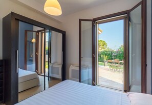 4 Schlafzimmer, Bügeleisen/Bügelbrett, Reisekinderbett, WLAN