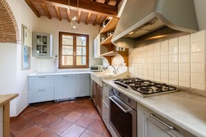 Kühlschrank, Ofen, Herdplatte, Geschirrspüler