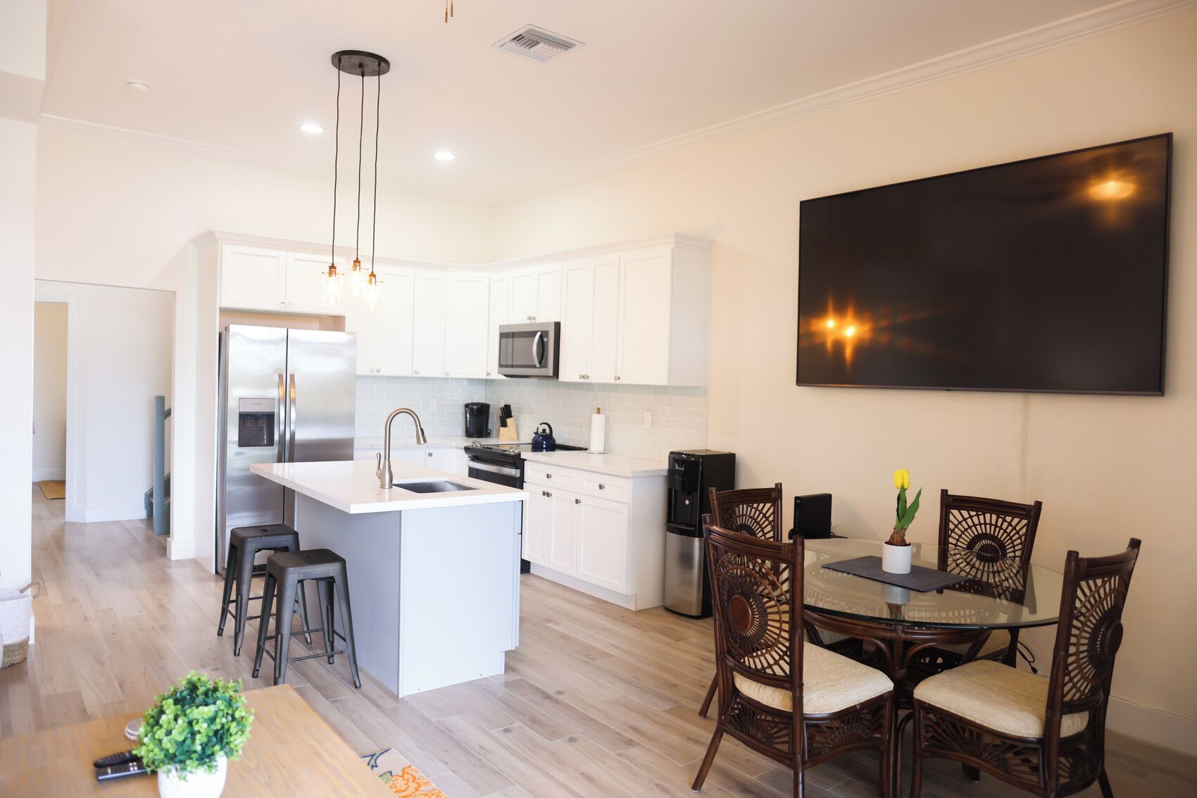 villa, 3 bedrooms | in-room dining