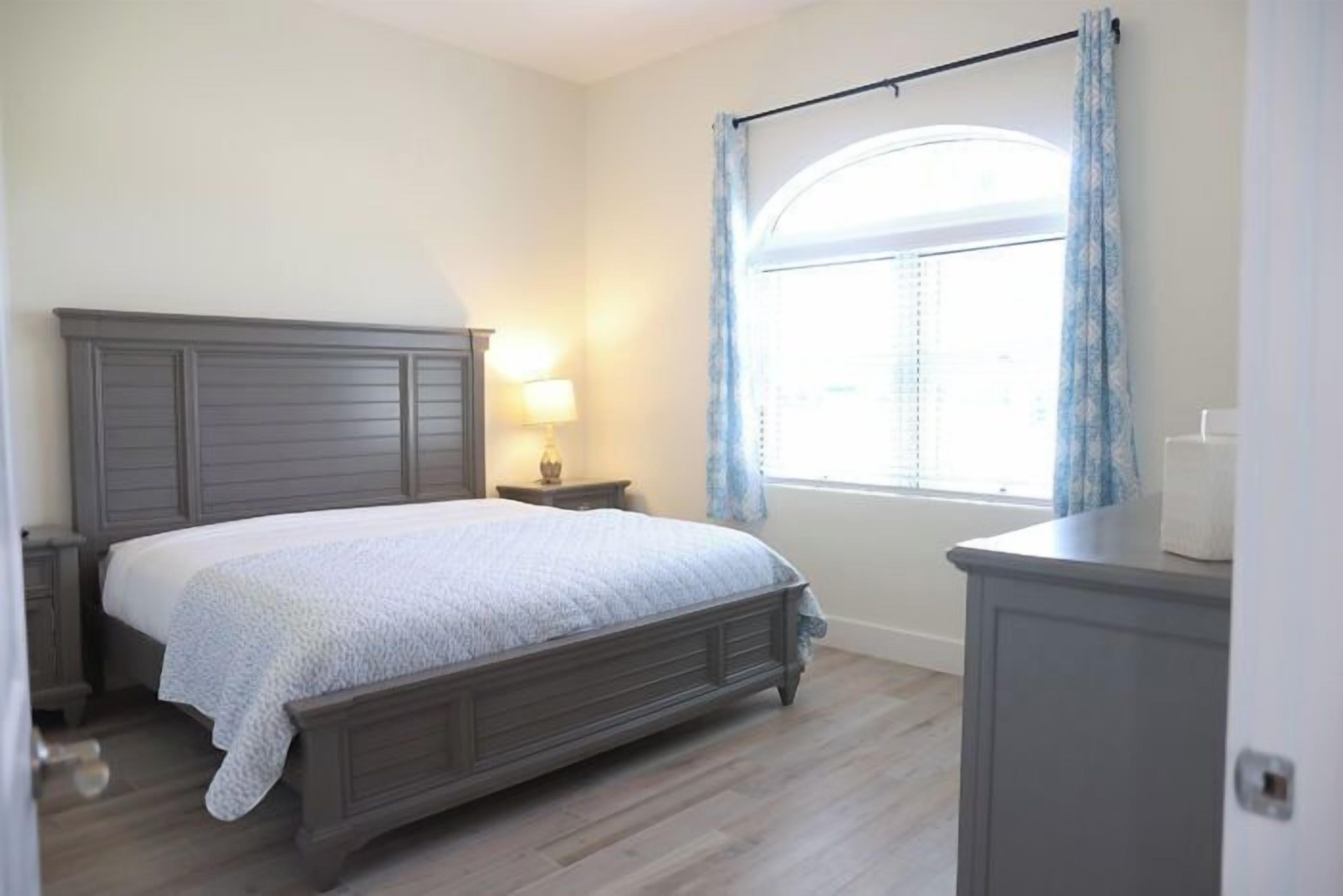 exclusive condo, canal view | iron/ironing board, free wifi, bed sheets