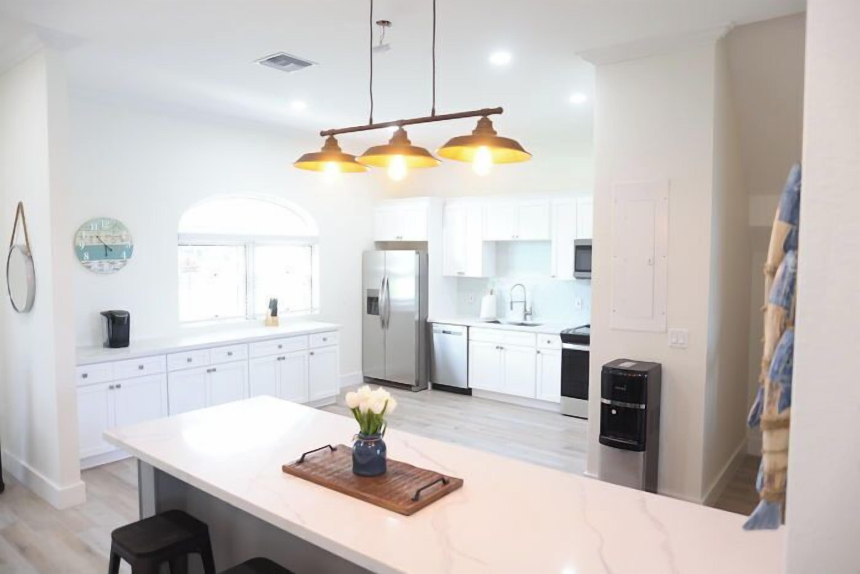 exclusive condo, canal view | private kitchen