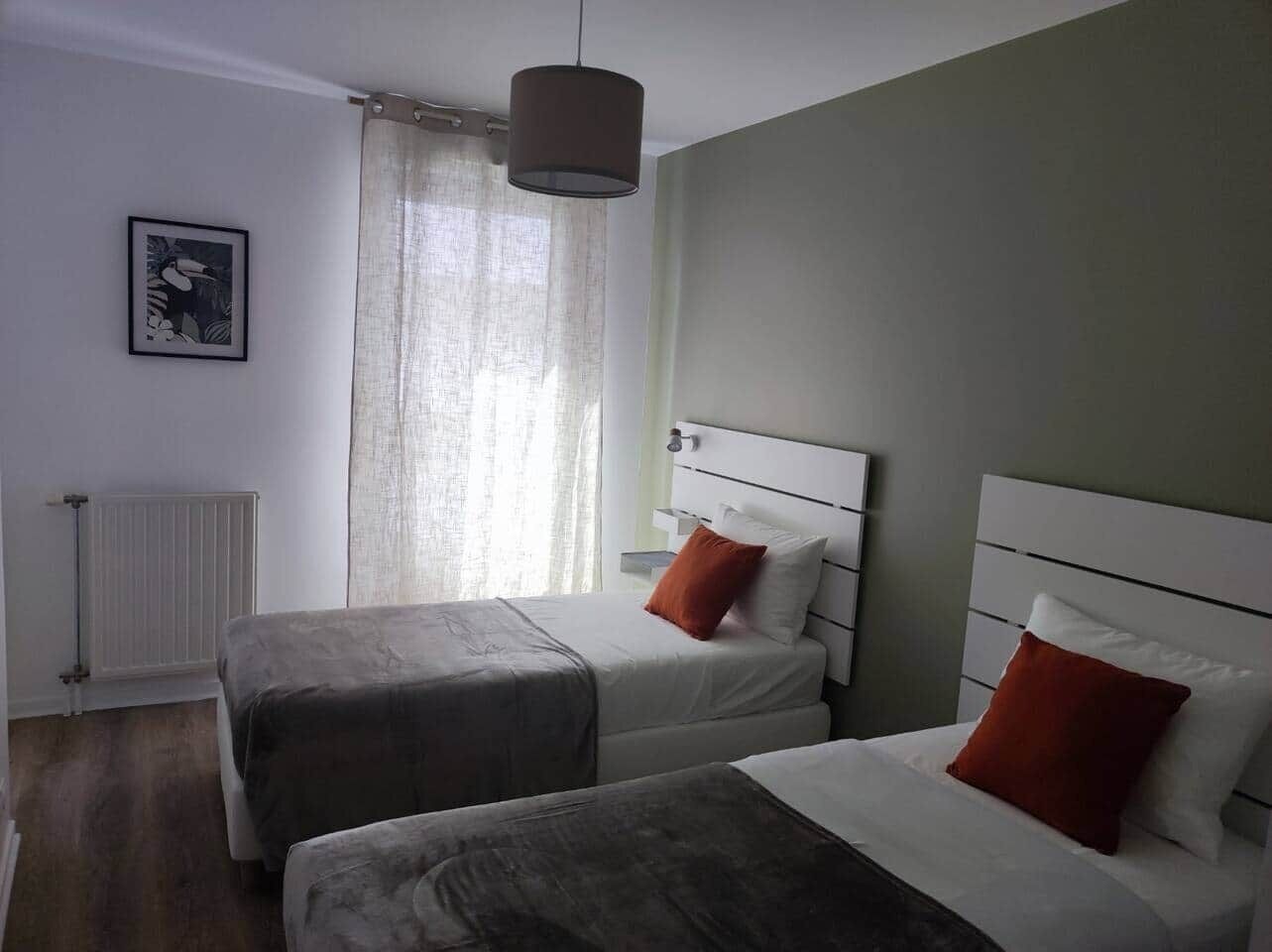 2 slaapkamers, een strijkplank/strijkijzer, wifi, beddengoed