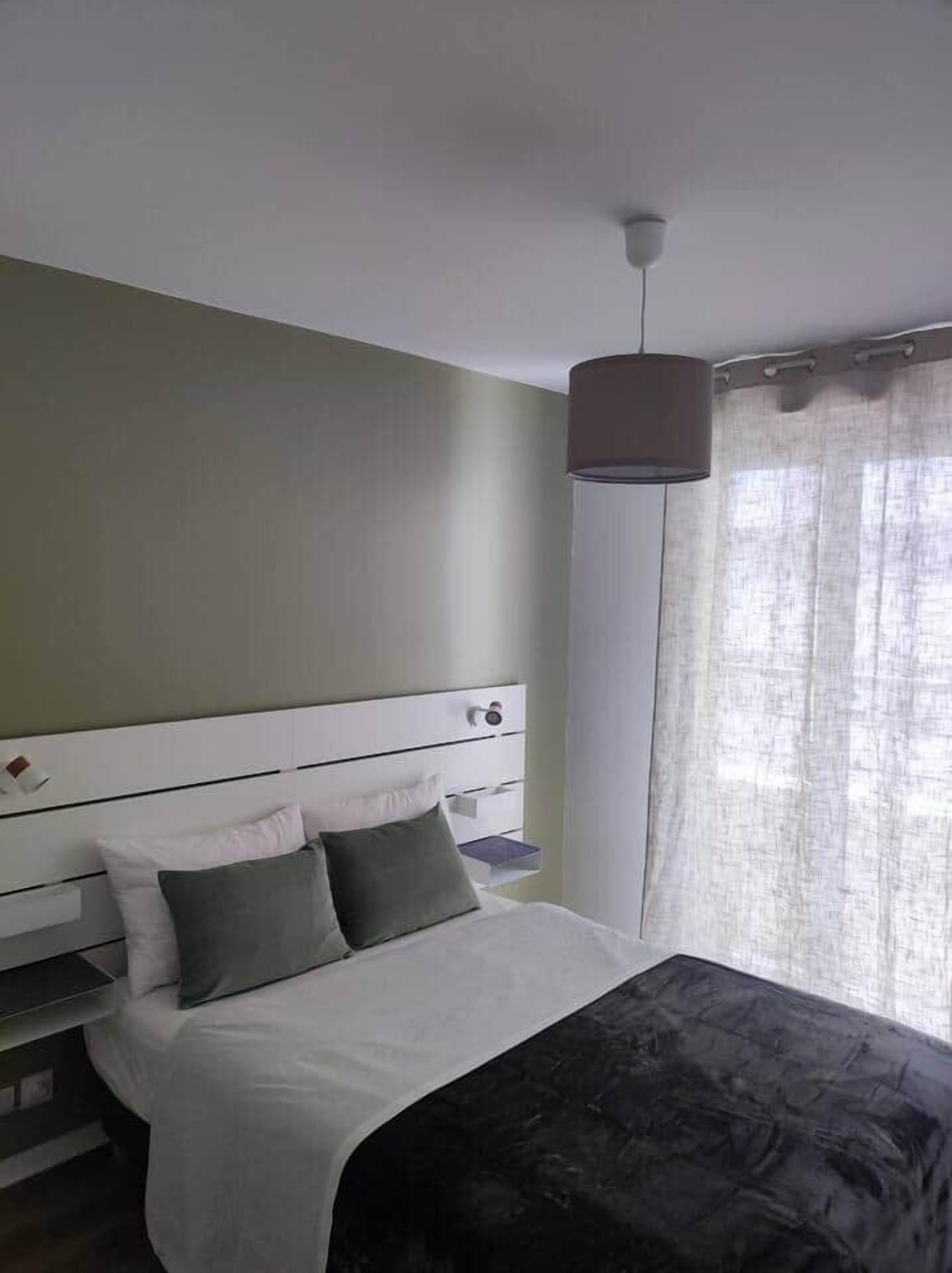 2 slaapkamers, een strijkplank/strijkijzer, wifi, beddengoed