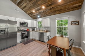 Fridge, microwave, oven, stovetop - The Otter Box Cabin on 92 acres beside DeSoto State Park | Walking Ramp | Wi-Fi (Fort Payne)