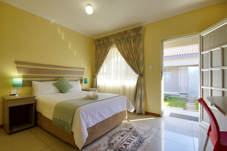 Superior Double Room, 1 Double Bed, Non Smoking, Garden View | Individually decorated, individually furnished, desk, laptop workspace