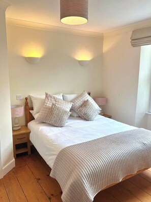 3 habitaciones, cuna de viaje, wifi gratis y ropa de cama 