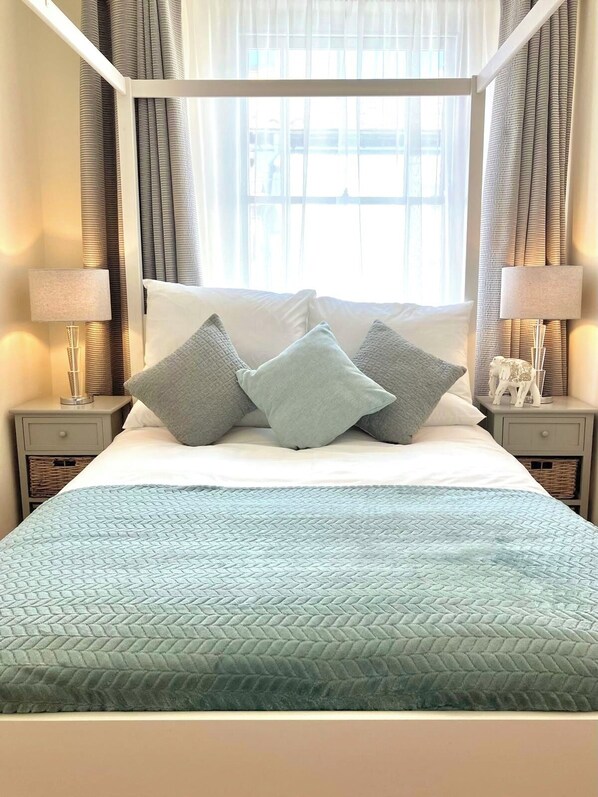 3 bedrooms, travel crib, free WiFi, bed sheets