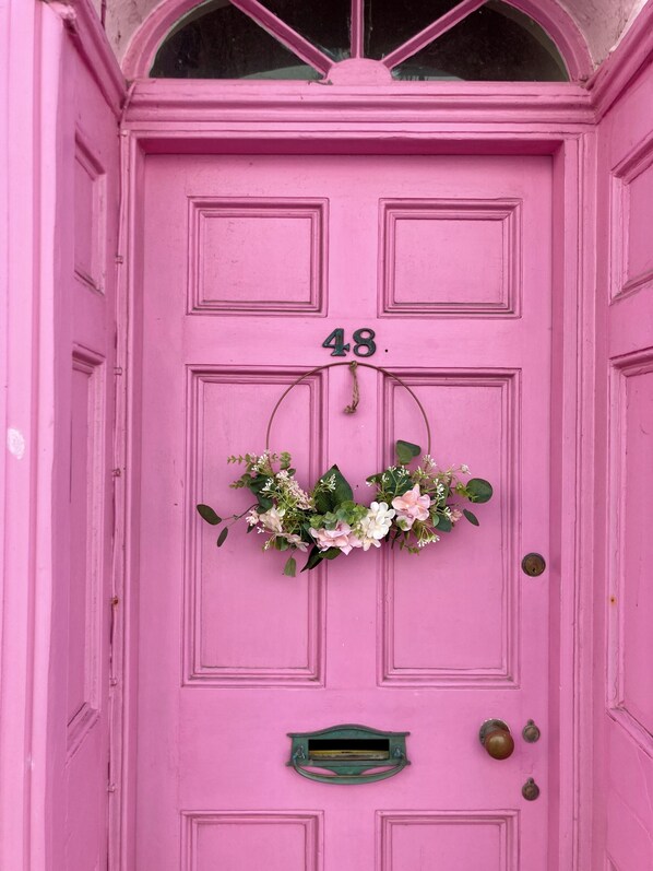 Exterior detail - Sailor Vie, cottage near the beach (Appledore)